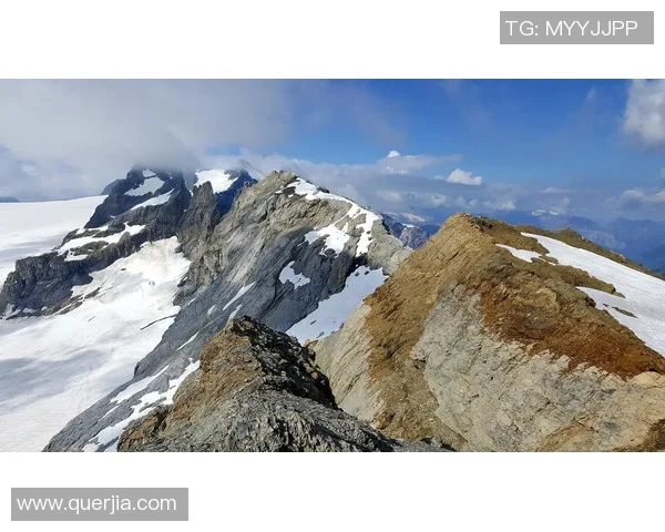 周静独家分享攀岩心得与技巧助你征服高峰挑战自我极限